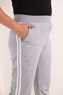 Pantalon dama marimi mari de trening 2 dungi 6008-22